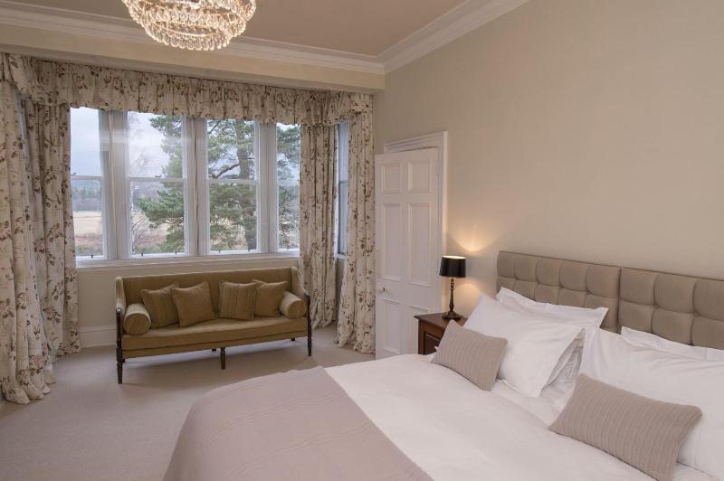 Lys-Na-Greyne Bed & Breakfast Aboyne Dış mekan fotoğraf